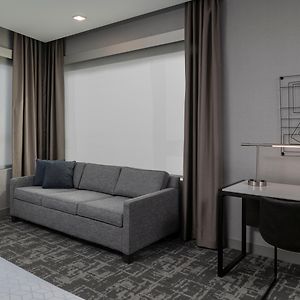 Queen Studio Suite Mobility Access Roll Shower or Non-Smoking